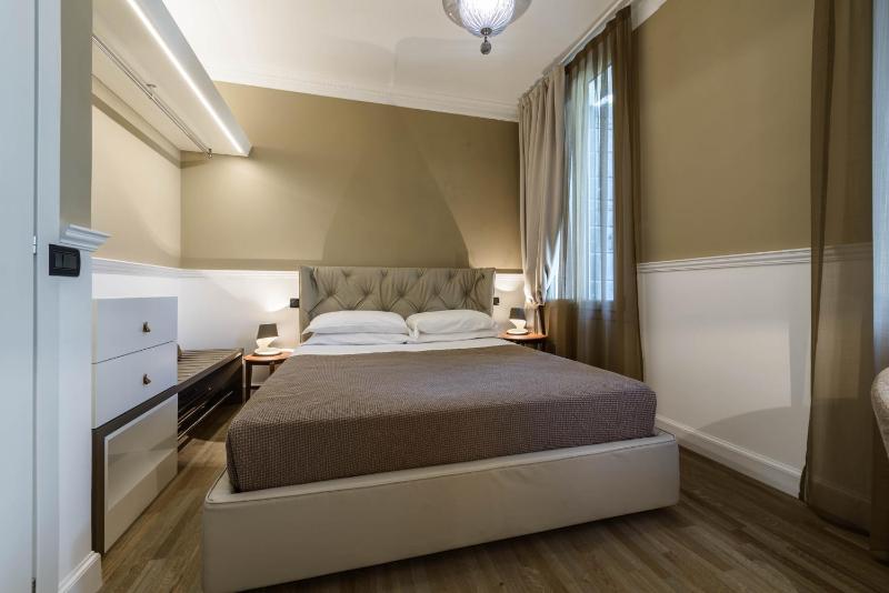 One-Bedroom Apartment image 4