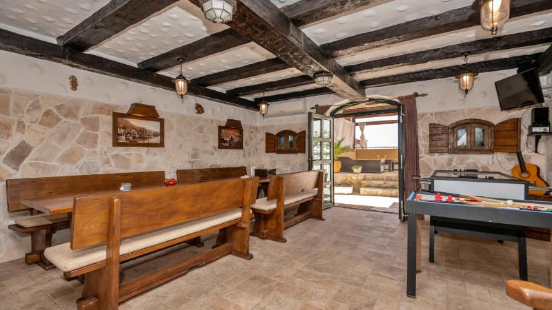 Villa Elizabeta Makarska by Villas Guide - image 14