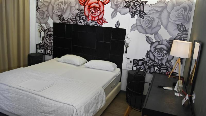Superior Queen Room image 4