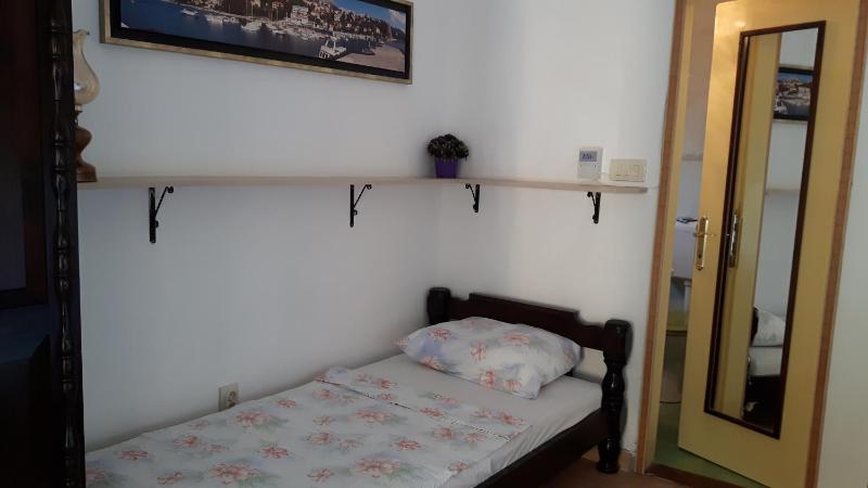 Studio Apartment - Ground Floor image 4