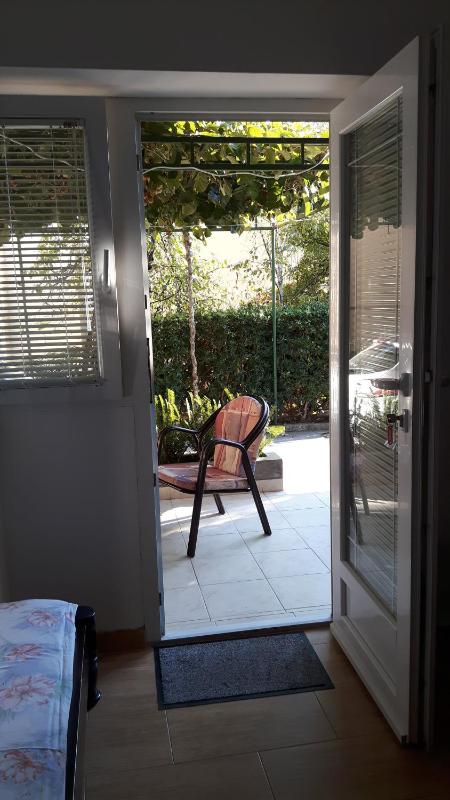 Studio Apartment - Ground Floor image 2