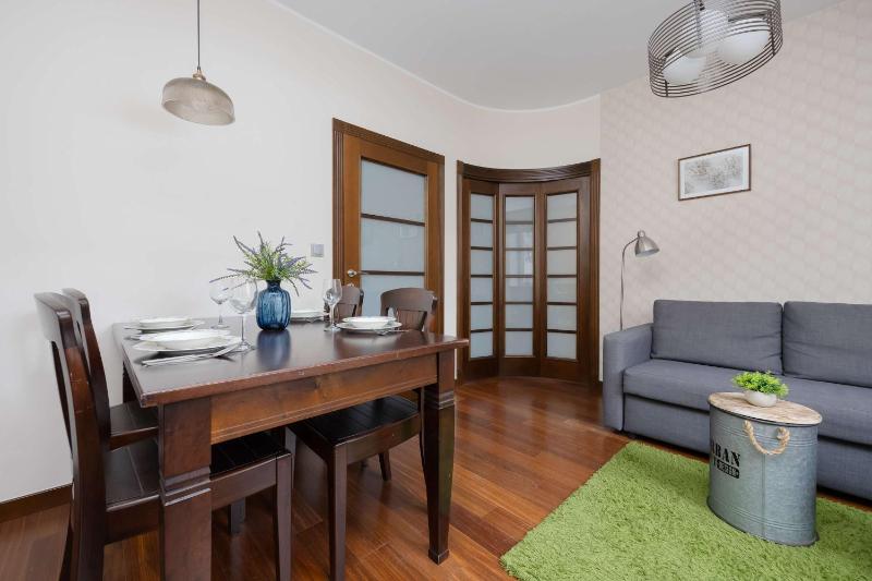 Tasteful and Spacious Two Bedroom Apartment by Noclegi Renters - image 7