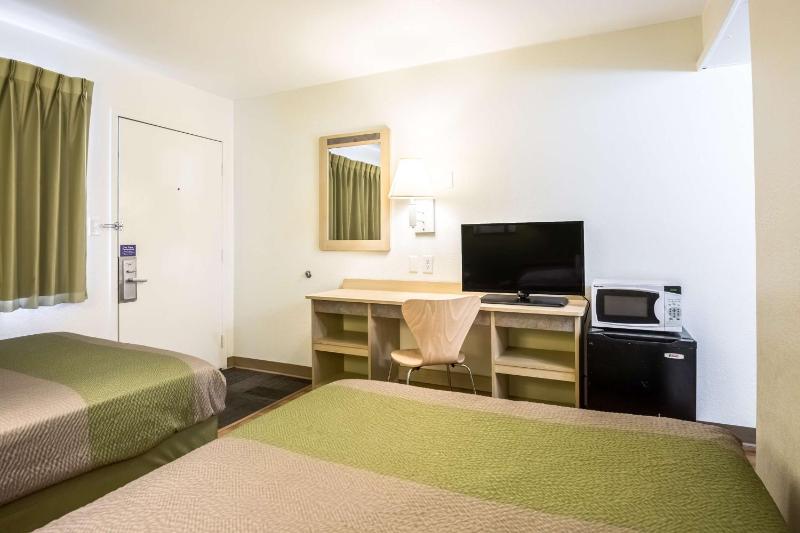 Deluxe Quadruple Room - Non-Smoking image 4
