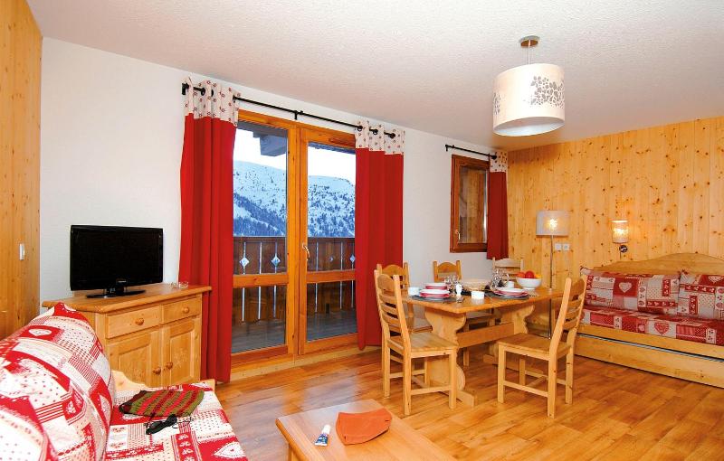 Chalet (8 Adults) image 2