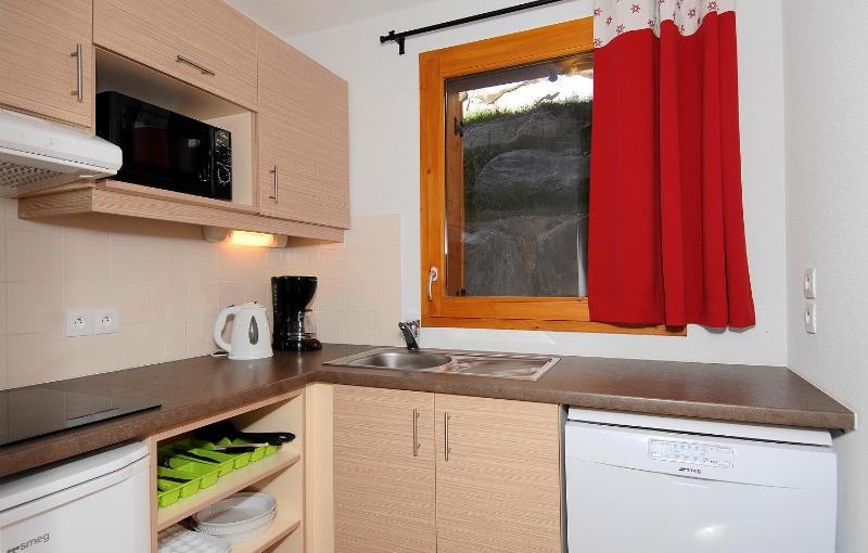 Chalet (6 Adults) image 3