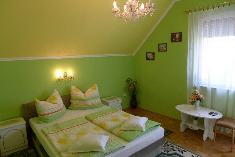 Apartment image 3