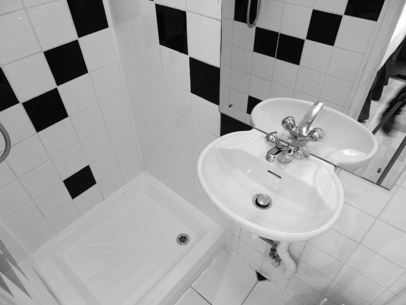 Economy Single Room image 2