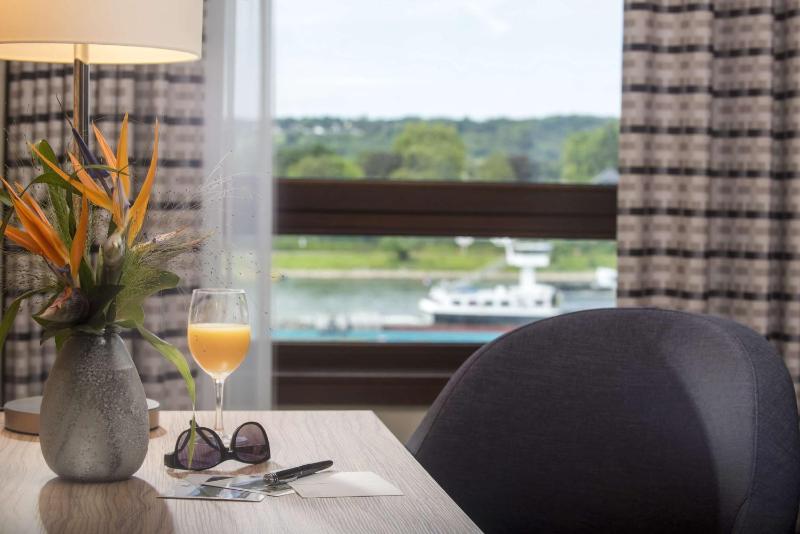 Superior Double Room with Rhine View image 1