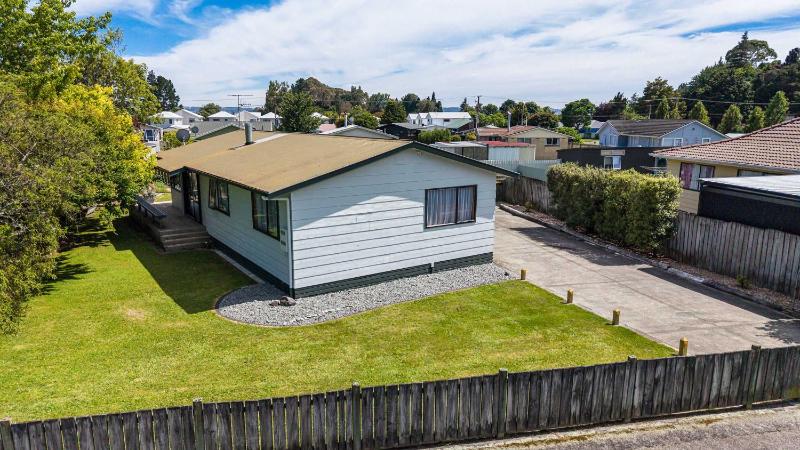 Kawaha Corner - Minutes from Skyline Zorb & more - image 16