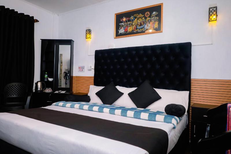 Lavender Resort & Wood Cabin - image 10