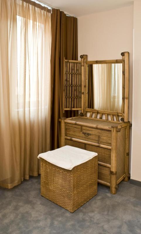 Deluxe Double Room image 2
