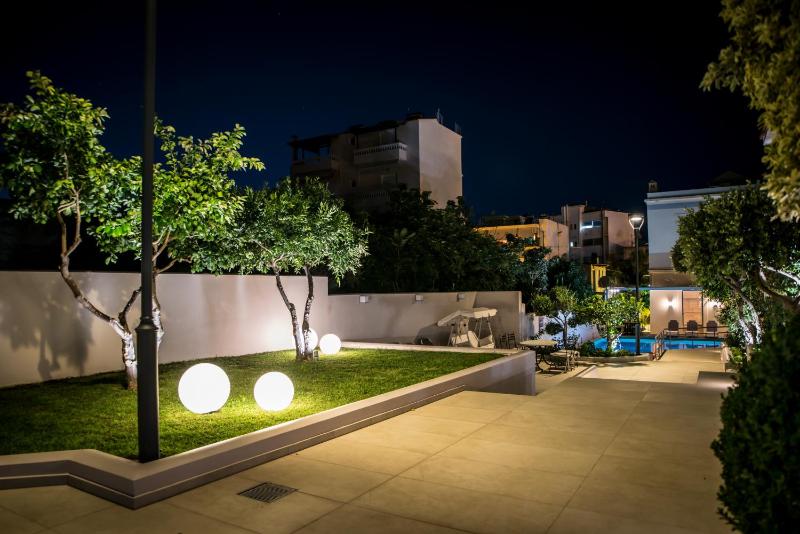 Superior Double Room with Balcony  image 2