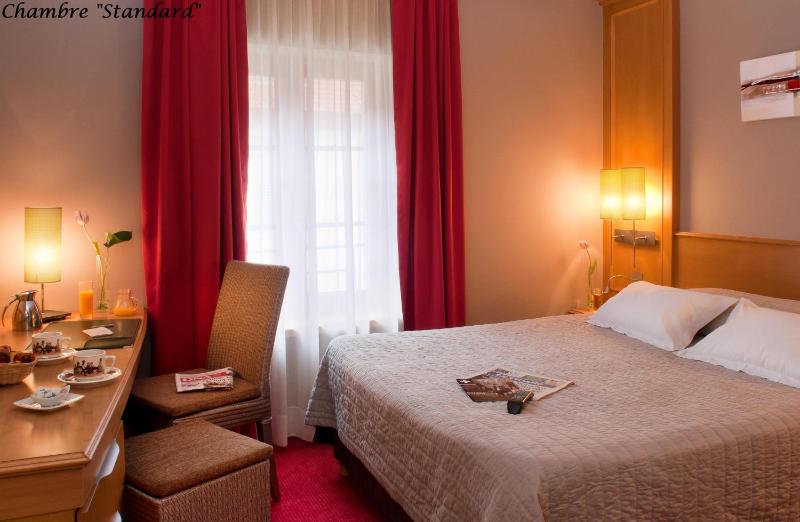 Standard Double Room image 3