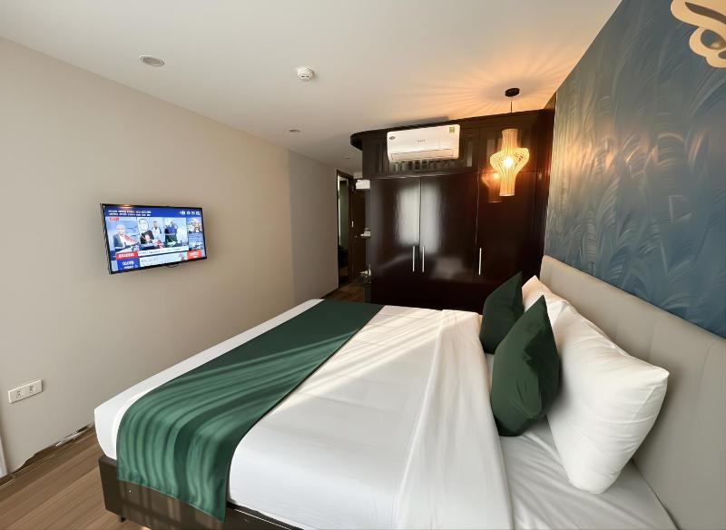 Cloud Chaser Hotel - image 13