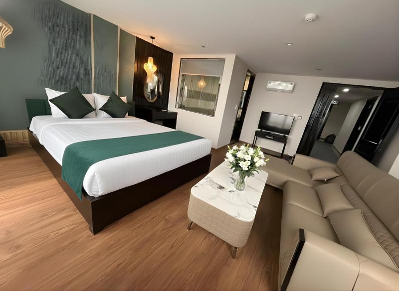 Cloud Chaser Hotel - image 9