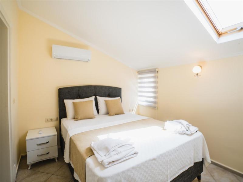 Sunset Beach Club Aqua Lettings Oyster 1 - image 10