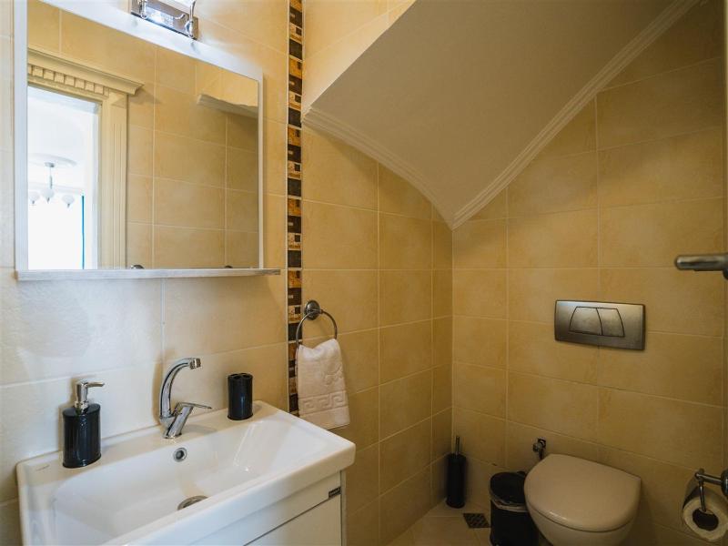 Sunset Beach Club Aqua Lettings Oyster 1 - image 12