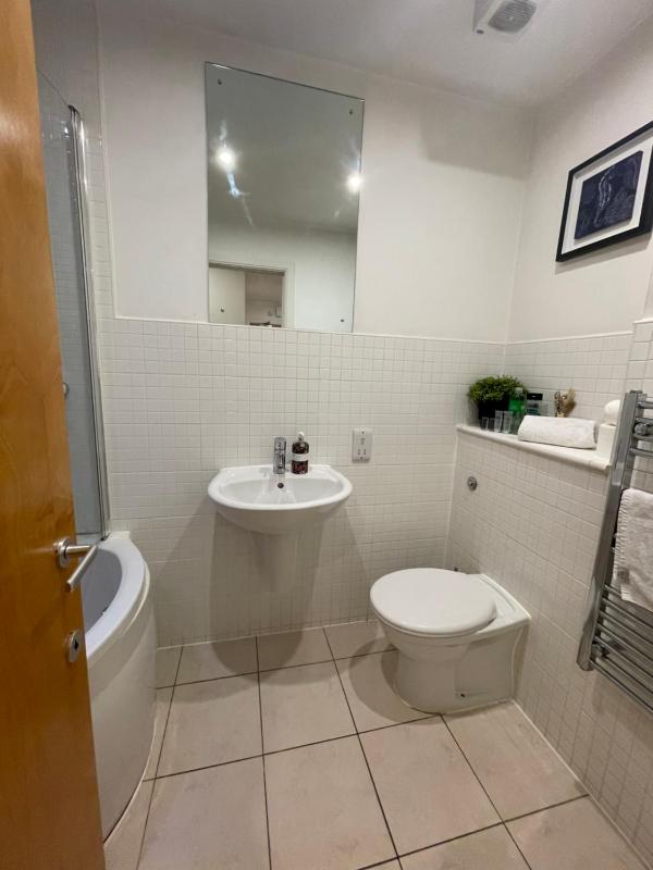 Empire Serviced Apartments - image 9