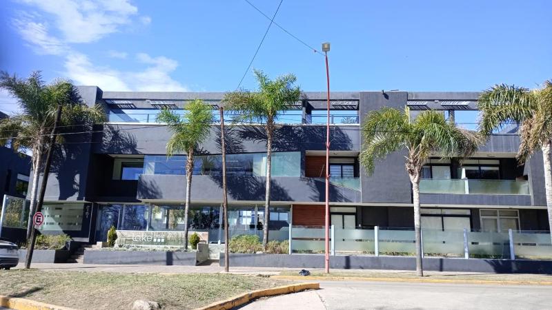 Dpto Premium Frente al lago - image 3