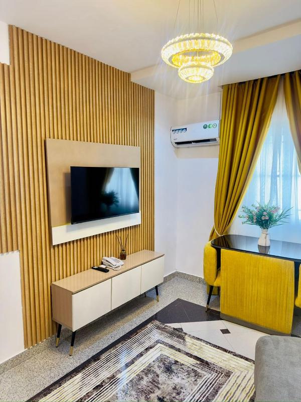 OPULENT OASIS HOTELS AND Apartment - image 1