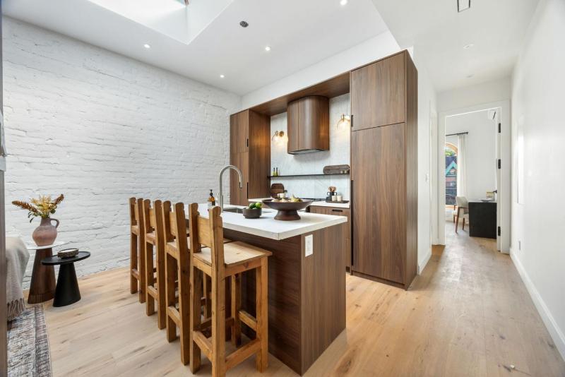 The Brick Hotel - The Loft - image 13