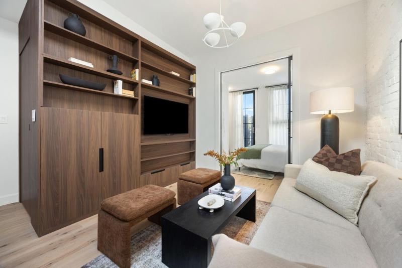 The Brick Hotel - The Loft - image 4