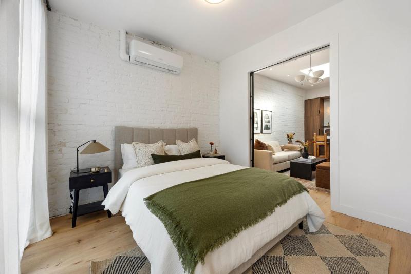 The Brick Hotel - The Loft - image 11
