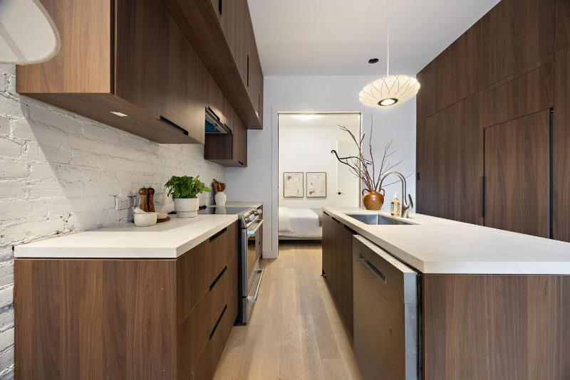 The Brick Hotel - The Second Suite - image 14