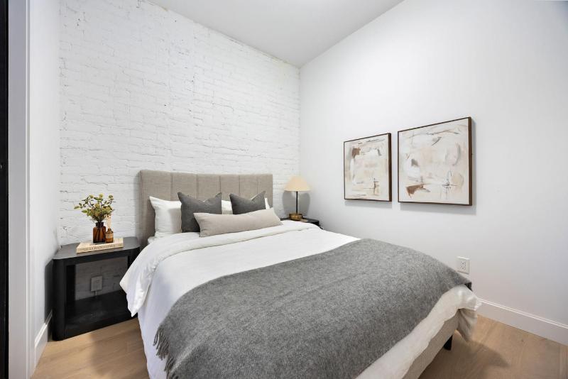The Brick Hotel - The Second Suite - image 2