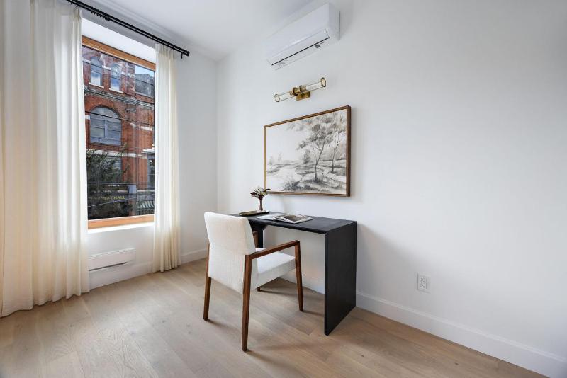 The Brick Hotel - The Second Suite - image 9