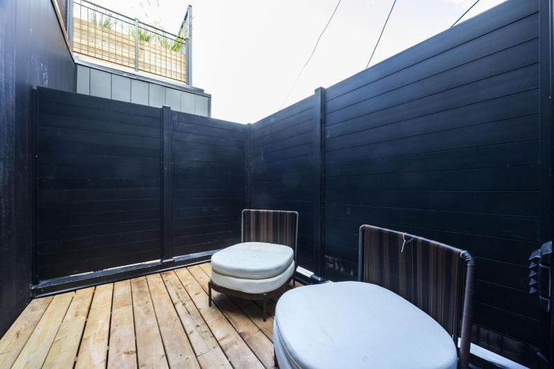 The Brick Hotel - The Second Suite - image 11