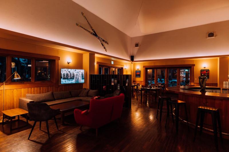 Double Black Hotel - image 33