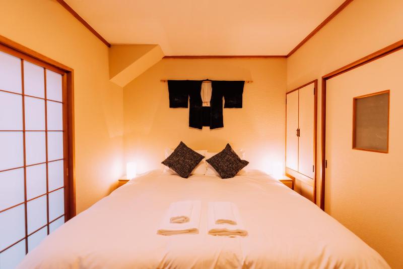 Double Black Hotel - image 44