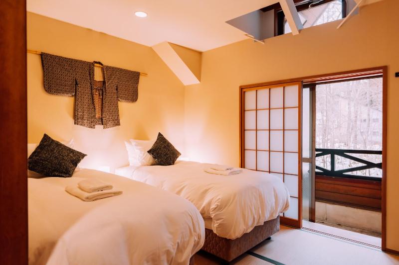 Double Black Hotel - image 7