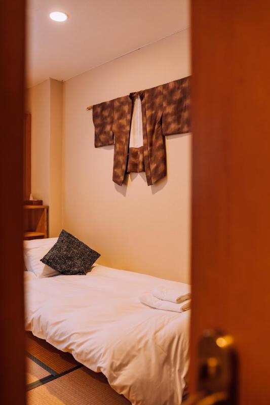 Double Black Hotel - image 15