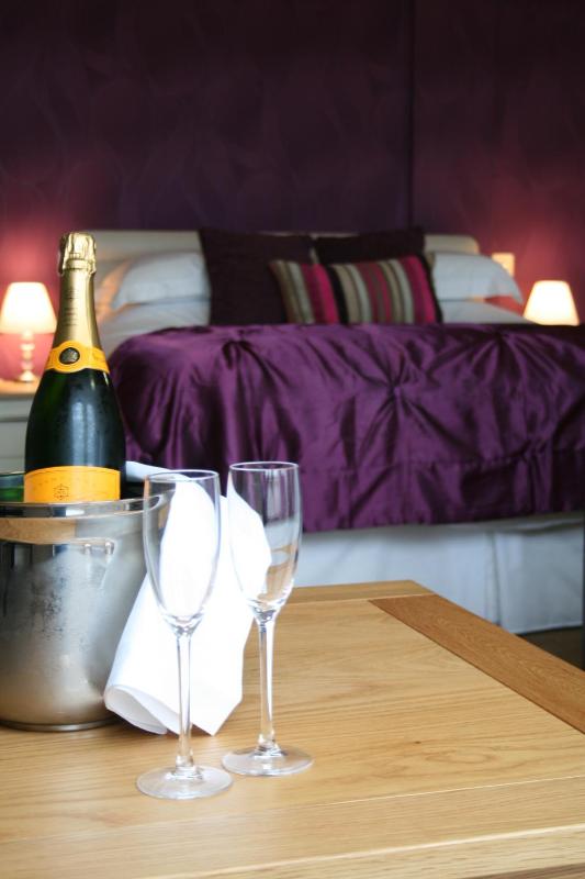 Standard Double Room image 2