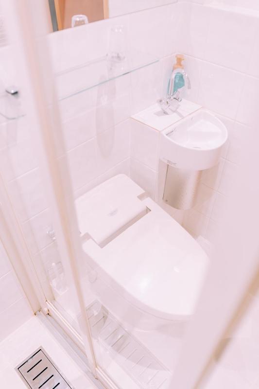 Double Black Hotel - image 35