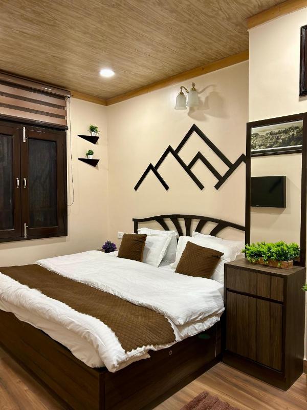The Mall Ethos - On Mall Road - Kitchen - Sleeps 4 - image 2
