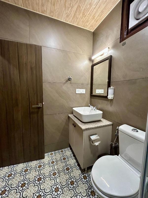 The Mall Ethos - On Mall Road - Kitchen - Sleeps 4 - image 11