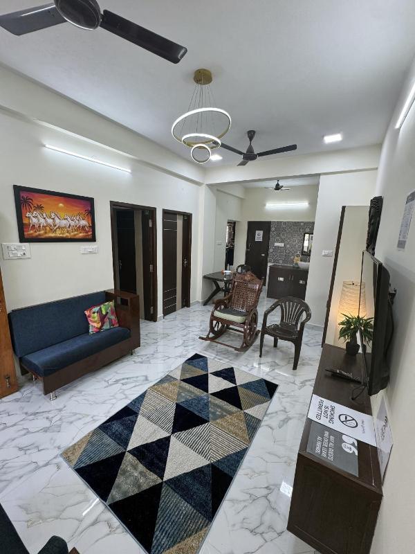 WiF5 Stays - Entire Home 3BHK near Perungudi - image 1