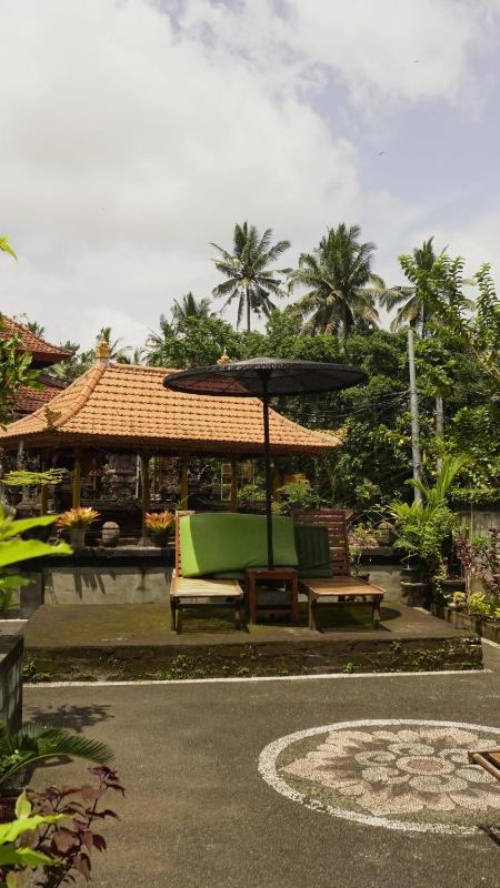 Ubud Wins Bungalow - image 10