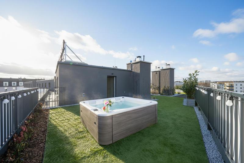 Luxury Sky Jagodno Apartment with Jacuzzi Parking & Terrace by Renters Prestige - image 16