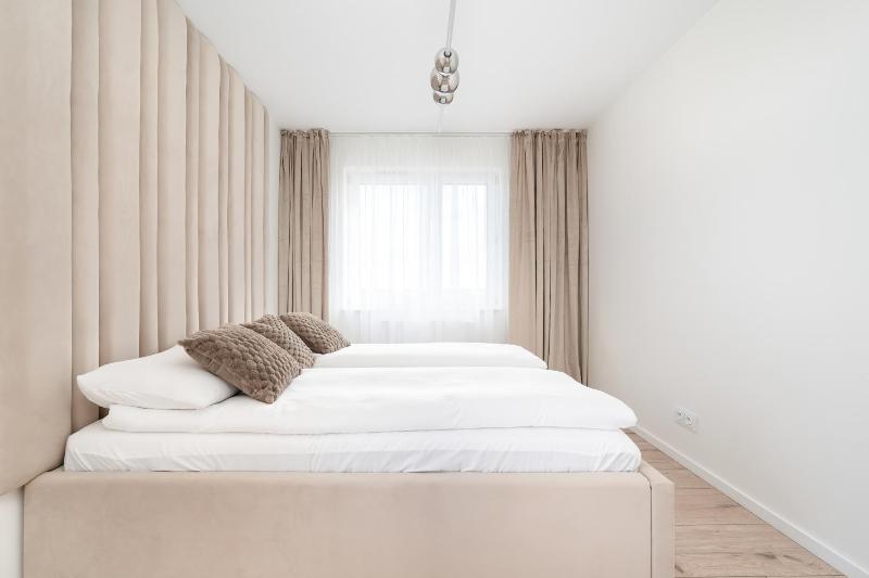 Luxury Sky Jagodno Apartment with Jacuzzi Parking & Terrace by Renters Prestige - image 26