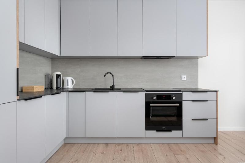 Luxury Sky Jagodno Apartment with Jacuzzi Parking & Terrace by Renters Prestige - image 5