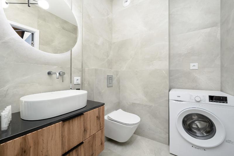 Luxury Sky Jagodno Apartment with Jacuzzi Parking & Terrace by Renters Prestige - image 2