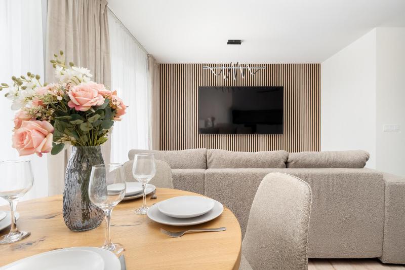 Luxury Sky Jagodno Apartment with Jacuzzi Parking & Terrace by Renters Prestige - image 12