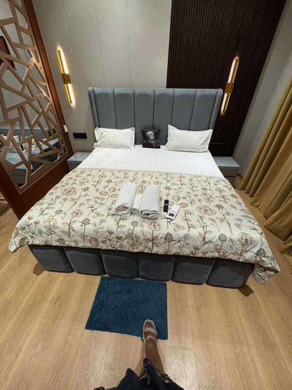 Tranquil Stay - Luxury Apartment in Noida - image 10