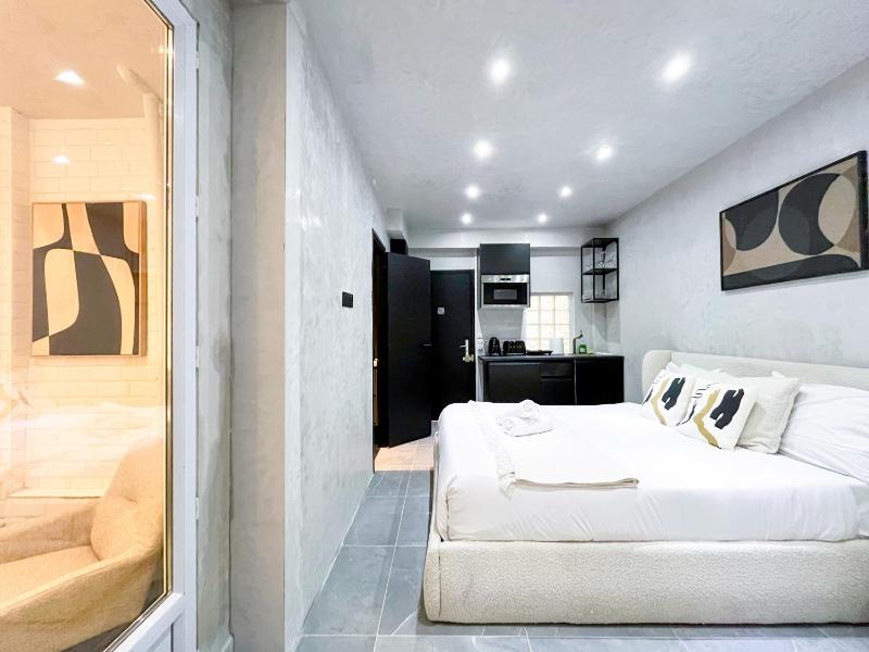 UrbanFlat 11 - Grand Studio Pereire Wagram - Champs-Elysees - image 8