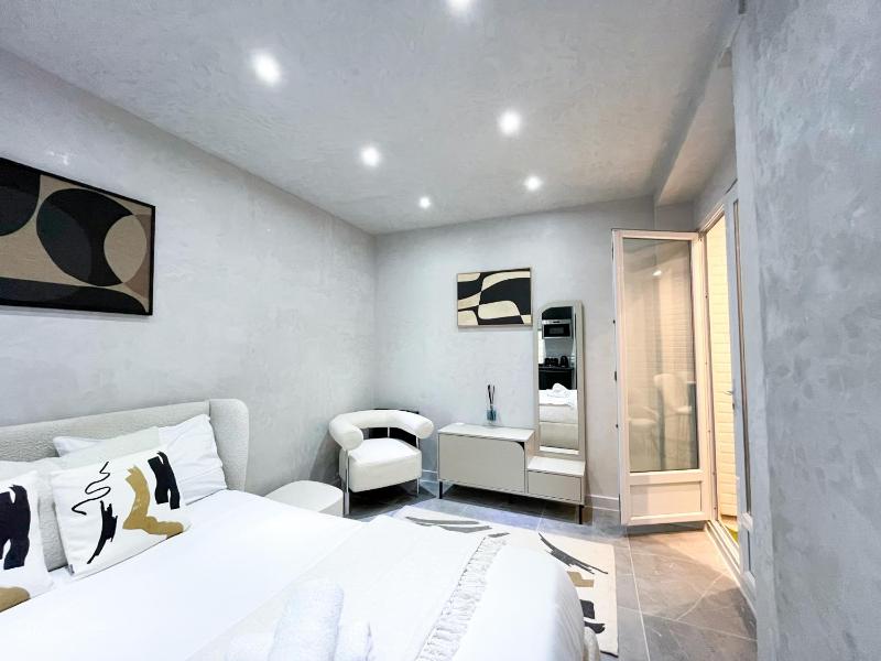 UrbanFlat 11 - Grand Studio Pereire Wagram - Champs-Elysees - image 11
