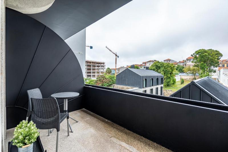 Nomad's Lux - Almada Apartments Porto - image 23